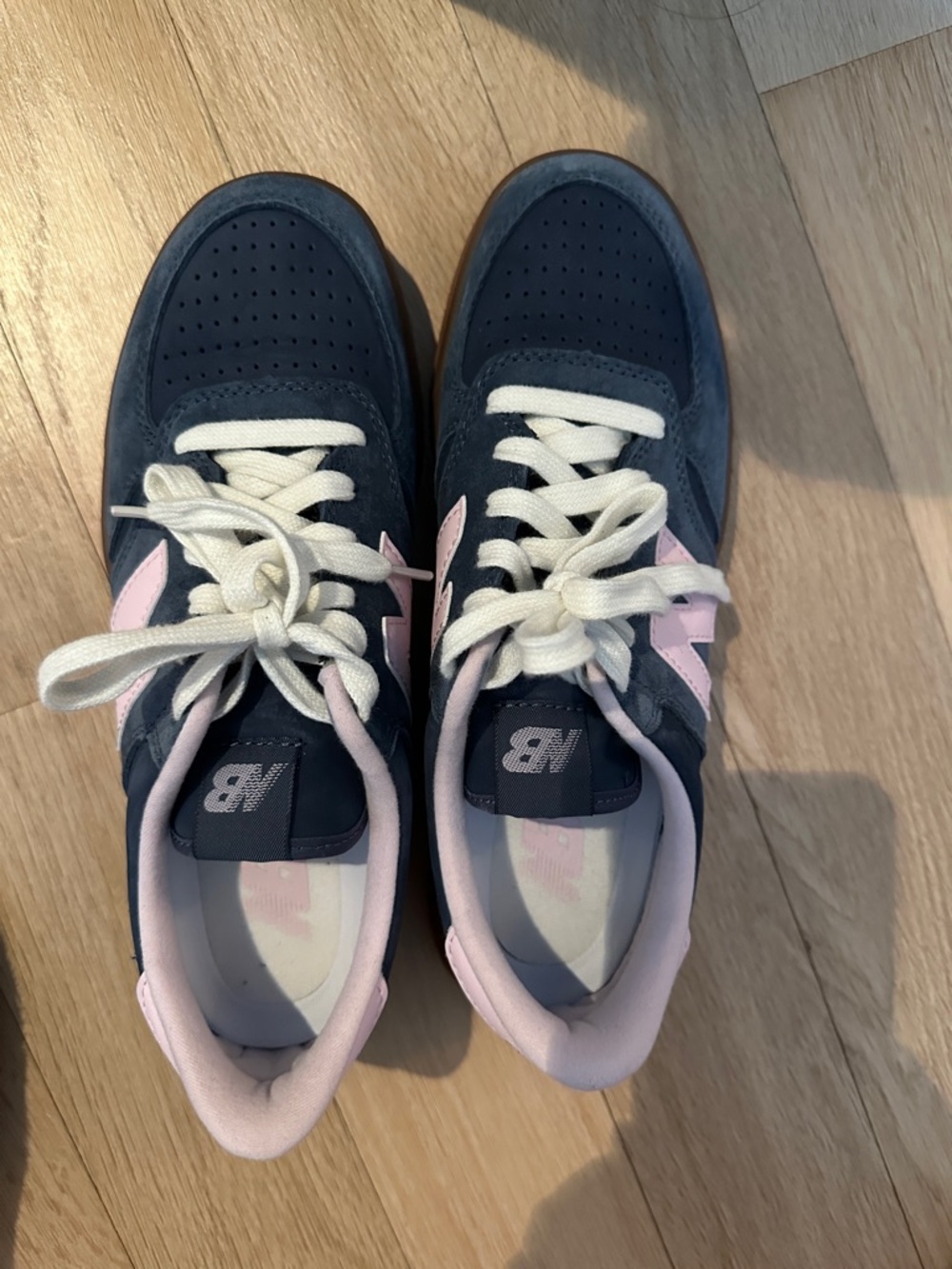 T500 worn once New Balance 7 men 8.5 women